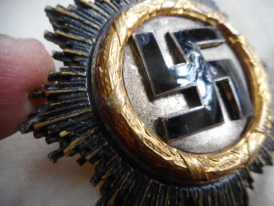 WW2 GERMAN CROSS IN GOLD medal award