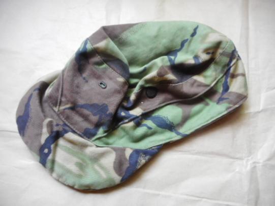 GENUINE british ARMY FALKLANDS WAR ERA issue 68 1968 DPM camo PATROL CAP m 57cm