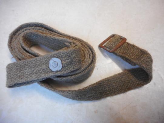 original WW2 GERMAN ARMY / waffen ss GAS MASK TIN late war WEBBING LONG STRAP