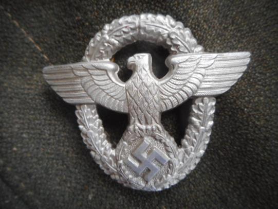 WW2 GERMAN police ALLOY CAP BADGE