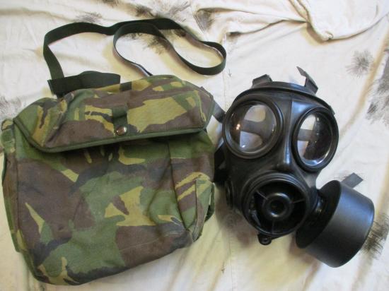 1988 AVON BRiTiSH army / sas ISSUE respirator gas mask S10 SIZE 3 m & dpm POUCH