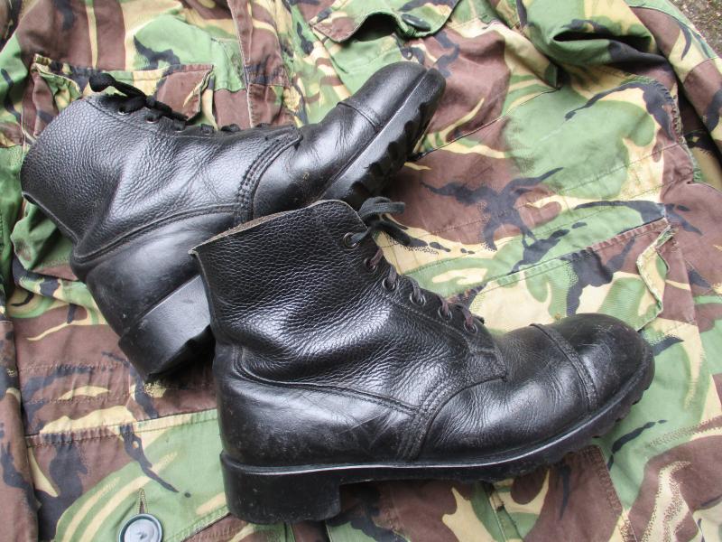 GENUINE BRITISH ARMY issue FALKLANDS war era DMS COMBAT BOOTS UK 7 M