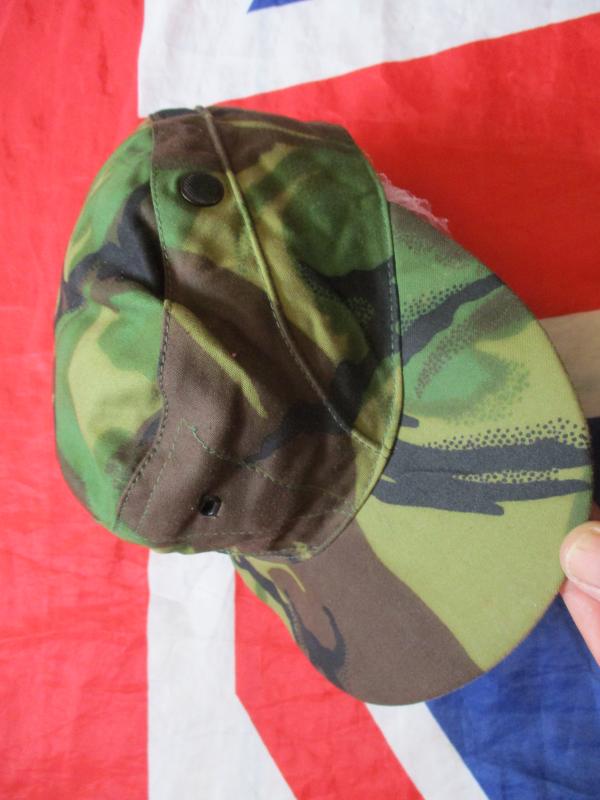 BRITISH ARMY Falkland war 68 dpm PATROL COMBAT CAP PARA crap HAT SIZE 7 1/6 new