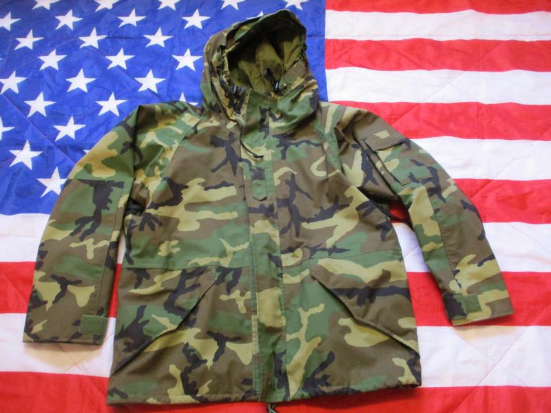 GENUINE US Army ISSUE ECWCS ECW USA woodland camo waterproof goretex PARKA COAT L