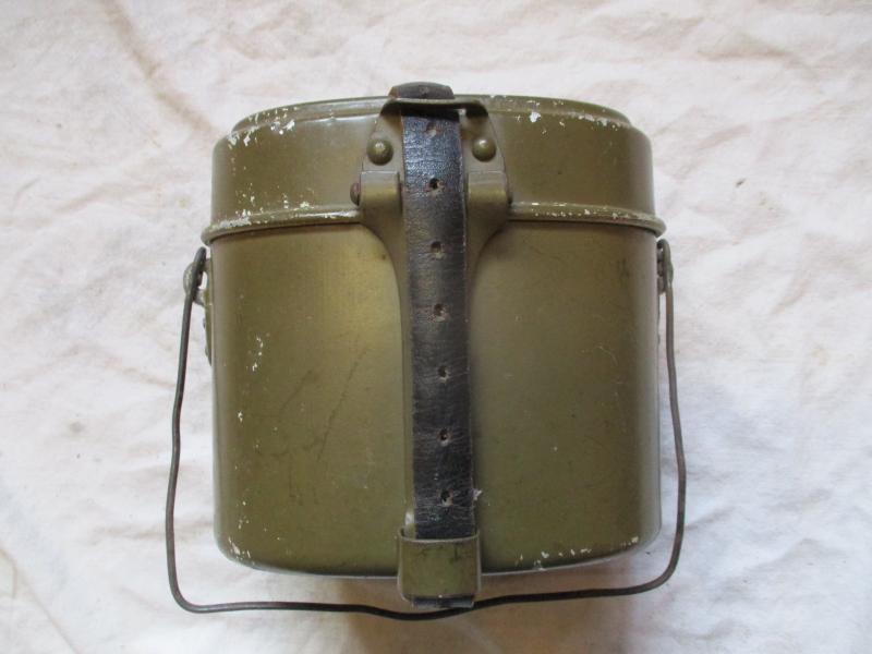 original mint WW2 GERMAN ARMY / WAFFEN SS mid - late war MESS TIN ohw43 1943 & strap