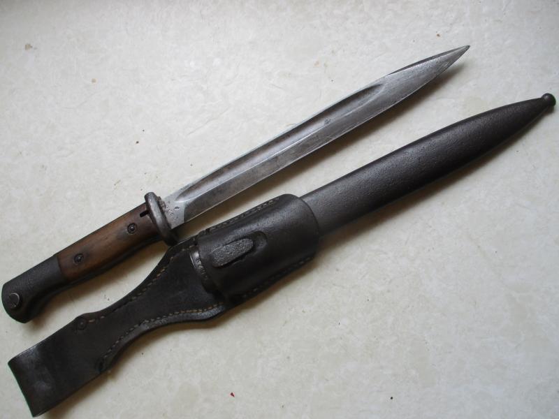 WW2 GERMAN ARMY / WAFFEN SS / LUFTWAFFE  asw43 1943 MATCHING NUMBERS K98 RIFLE BAYONET AND BLACK LEATHER FROG
