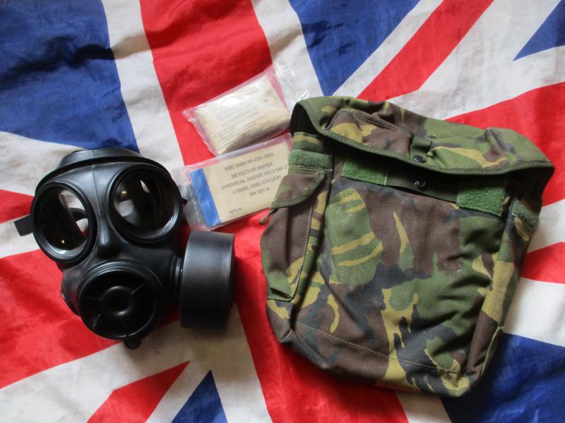 1992 AVON BRiTiSH army sas ISSUE respirator gas mask S10 SIZE 4 small & POUCH & kit