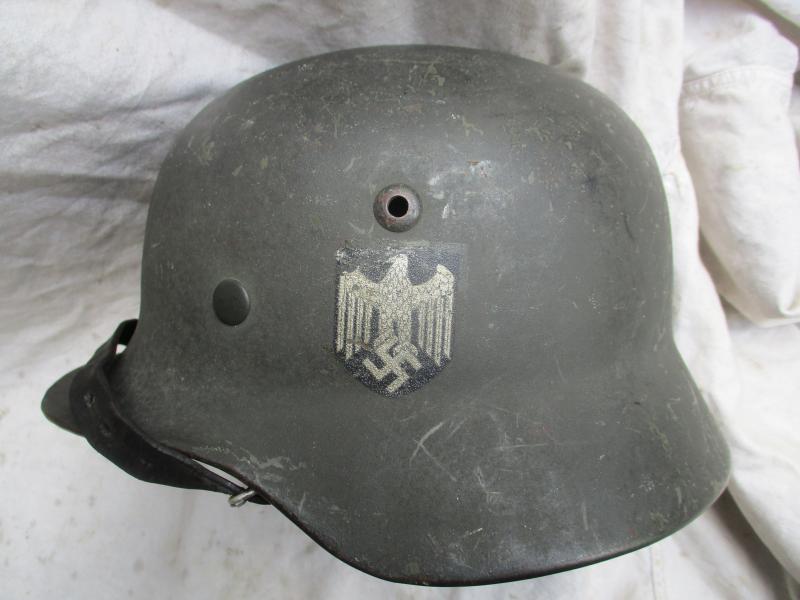 ORIGINAL WW2 GERMAN ARMY M35 SD APPLE GREEN RE ISSUE WITH OVER LAPPING 2ND DECAL