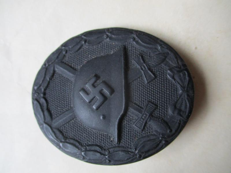 ORIGINAL WW2 GERMAN black WOUND BADGE MINT / NEW CONDITION maker marked 65 for Klein & Quenzer