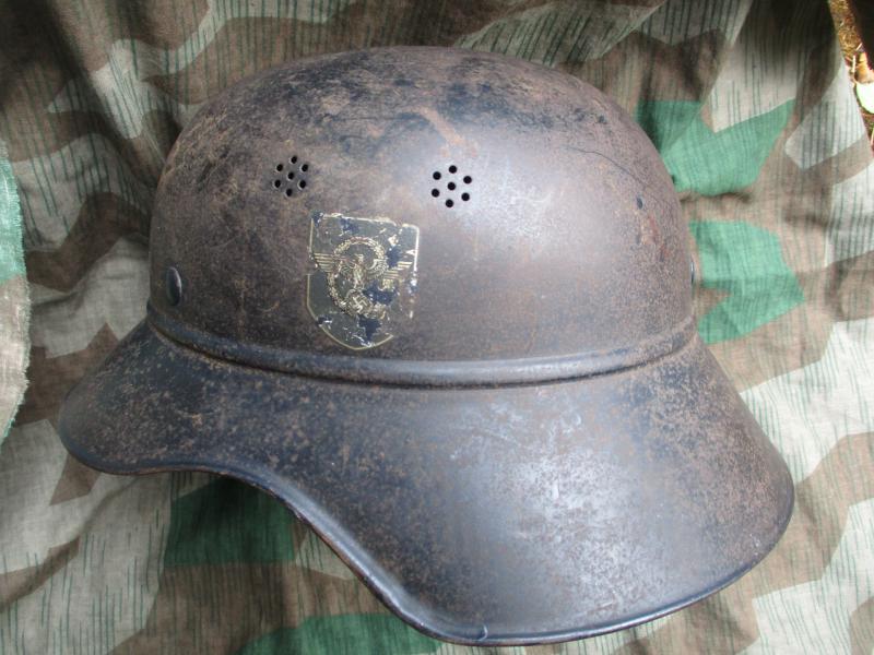 GENUINE RARE WW2 GERMAN gladiator LUTFSCHUTZ RE ISSUE TO double decal POLICE HELMET