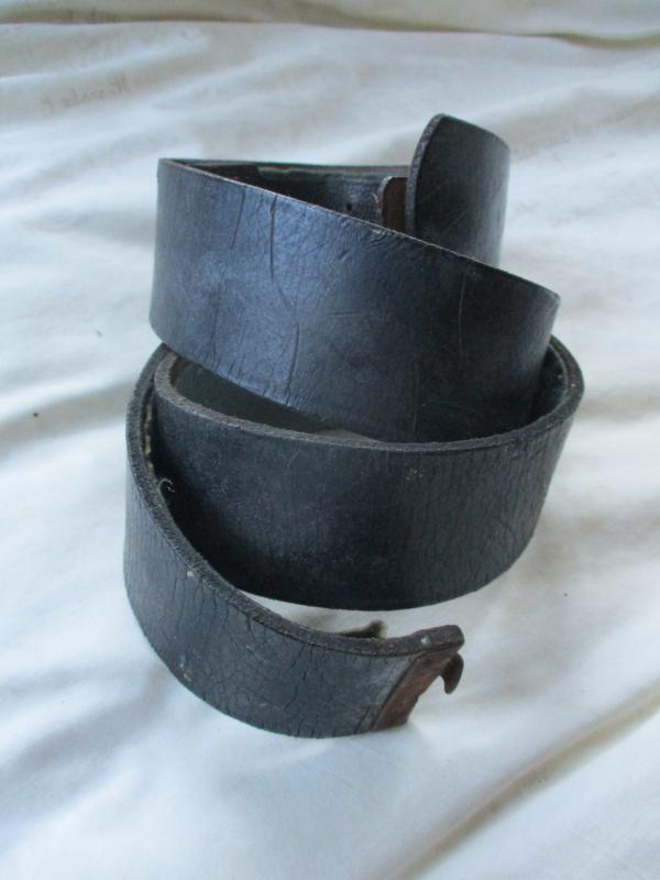 GENUINE GERMAN ARMY / WSS nco em WW2 black LEATHER parade / combat BELT