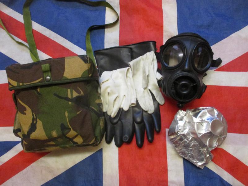 1988 gulf war 1 AVON BRiTiSH army / SAS ISSUE respirator gas mask S10 SIZE 3 MEDIUM & GLOVES & DPM PLCE POUCH