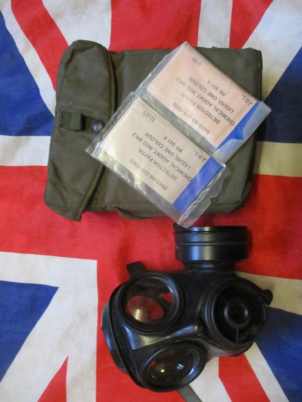 1986 gulf war 1 AVON BRiTiSH army ISSUE respirator gas mask S10 SIZE 3 MEDIUM & 58 POUCH