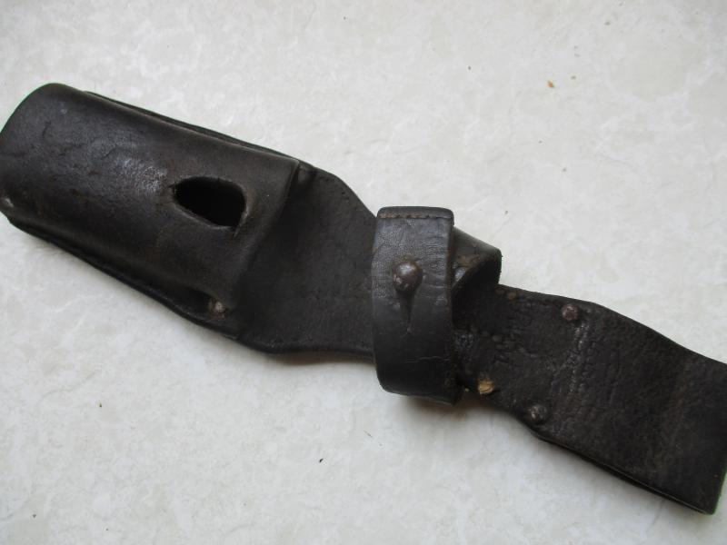original WW2 GERMAN ARMY / Waffen SS / LUFTWAFFE K98 LEATHER bayonet frog DATED & MAKER MARKED