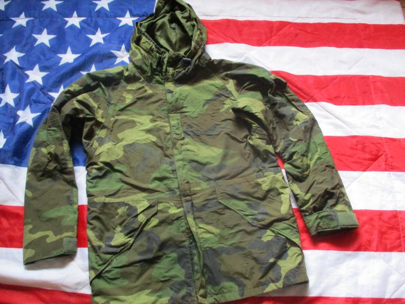GENUINE US Army ISSUE ECWCS ECW USA woodland camo waterproof goretex PARKA COAT m / L