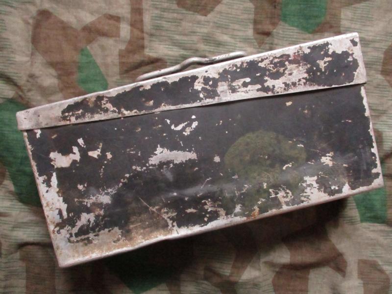 genuine WW2 GERMAN ARMY / WAFFEN SS / luftwaffe GREY ALLOY MG42 MG34 AMMO CAN /TIN