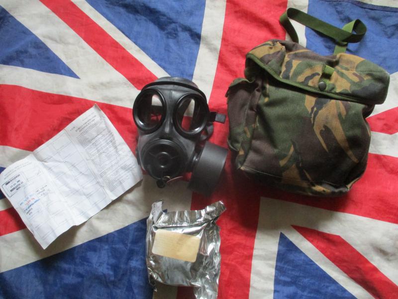 2009 AVON BRiTiSH army sas ISSUE respirator S10 SIZE 3 medium & dpm pouch & KIT