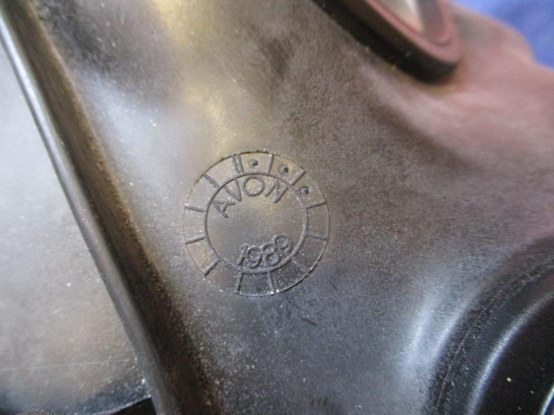 1989 AVON BRiTiSH army ISSUE respirator gas mask S10 with glasses lens holders SIZE 2 MEDIUM & PLCE POUCH