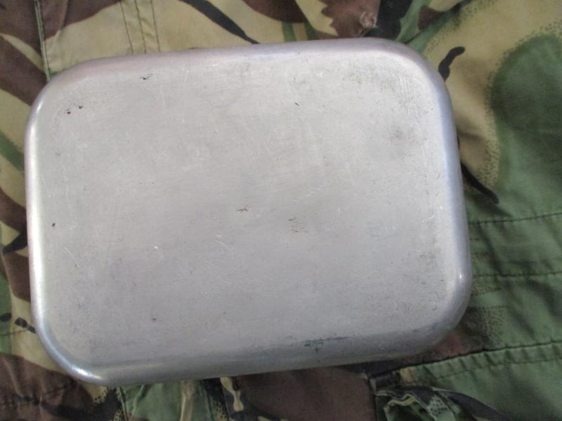 BRITISH ARMY NATO issue 1968 DATED Falklands war SMALL SIZE MESS TIN