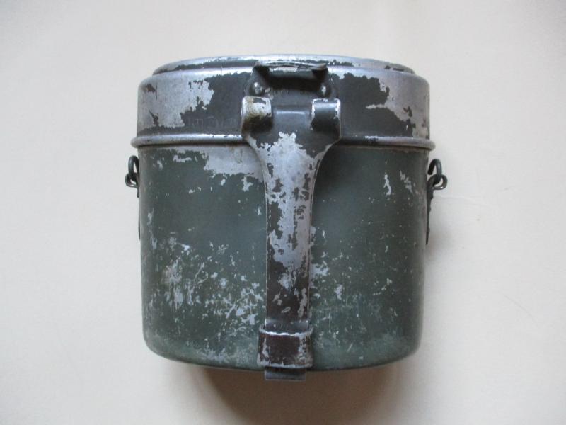 ORIGINAL WW2 GERMAN ARMY / WSS ISSUE 1939RFI 39 LID & LATE WAR MESS TIN BOTTOM 2 colourcamo