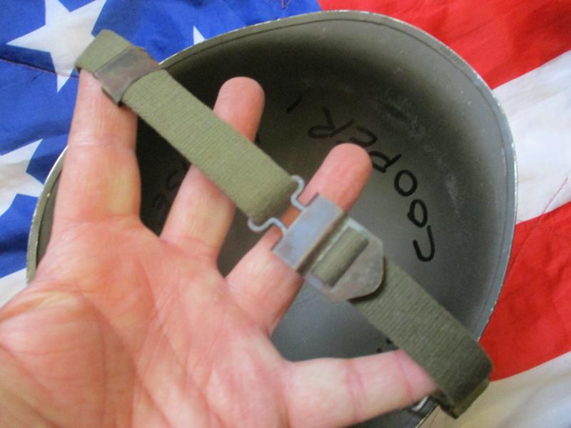 1977 dated liner US ARMY USMC medics issue Vietnam war m1 helmet