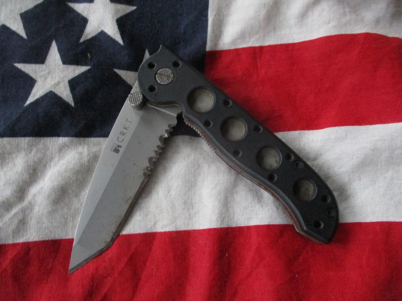 CRKT COLUMBIA RIVER KNIFE . made in usa . CARSON DESIGN M16 -12Z tanto blade part serated CLIP LOCK KNIFE