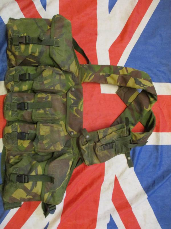 BRITISH ARMY / SAS ISSUE NI northern Ireland plce CHEST rig WEBBING dpm CAMO AND THE RARE RADIO POUCH