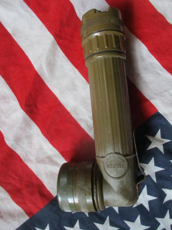 GENUINE US ARMY USMC issue Vietnam War TORCH FLASHLIGHT fulton USA MX-991/U