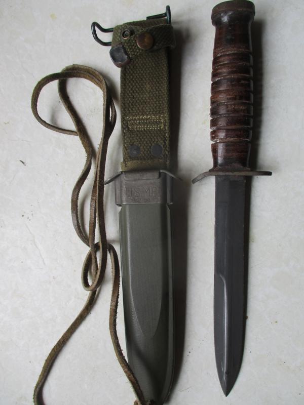 WW2 US ARMY M3 case FIGHTING KNIFE in M8 shorty B.MCO SCABARD 1943 / 1944 . MINT CONDITION .