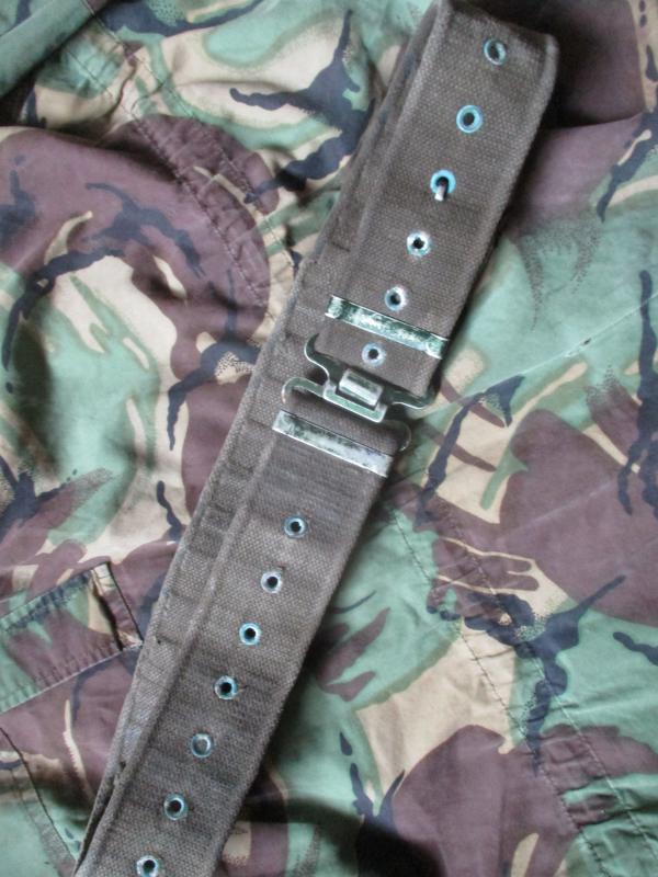 real BRITISH ARMY / PARACHUTE REGIMENT ISSUE 58 PATTERN WEBBING BELT falklands era