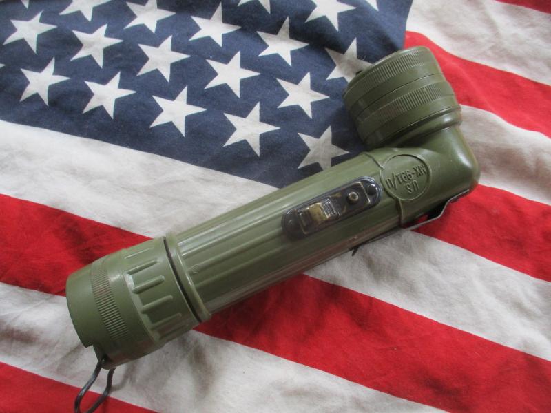 GENUINE US ARMY USMC issue Vietnam War TORCH FLASHLIGHT GT PRICE LA USA MX-991/U