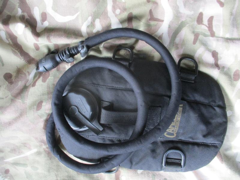 GENUINE 2L CAMELBAK  molle pakteen PACK / pouch SF CT TEAM POLICE BLACK